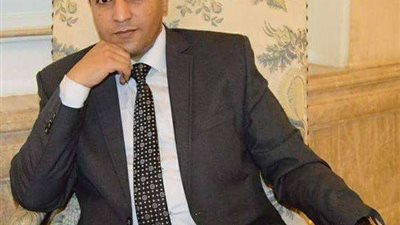 وليد الغمري: معرض الكتاب خلق منافسة بين المثقفين القدامى والجيل الجديد