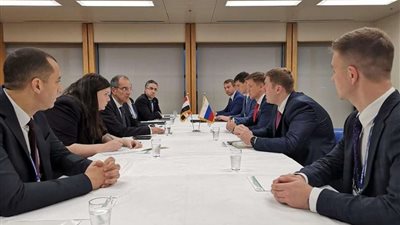 وزير الاتصالات يلتقي نظيره الروسي لبحث التعاون بمجال الذكاء الاصطناعي