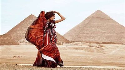 هبة طوجي تروج لحفلها الغنائي بالقاهرة