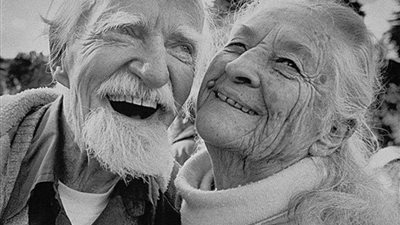 دراسة: العلاقات الحميمة تحسن أحوال كبار السن