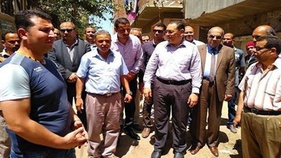 محافظ الشرقية يتفقد مصنع تدوير القمامة بأبو كبير لإعادة تشغيله