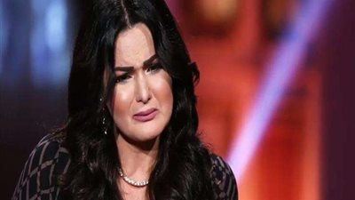 سما المصرى تدخل فى نوبة بكاء بسبب فستان