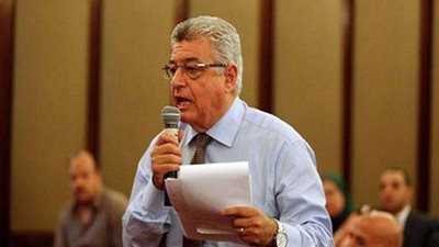 هاني أباظة يتقدم ببيان عاجل لوقف الفصل الجماعي للمعلمين