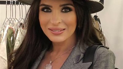 دينا:برقص في حفلات المثليين