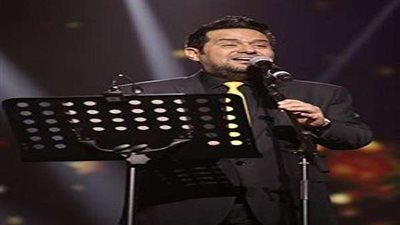 الفنان حاتم العراقي يحقق نجاحًا كبيرًا في حفلاته الغنائية بعيد الفطر