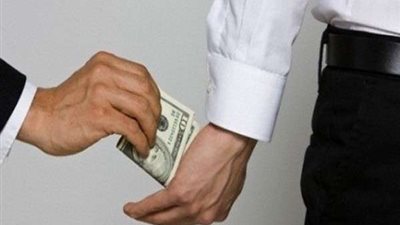 قدرها 2 مليون جنيه.. تجديد حبس رئيس حى مصر القديمة 45 يومًا بتهمة الرشوة