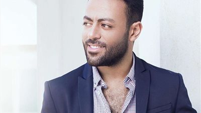 تامر عاشور يحتفل بابنته 