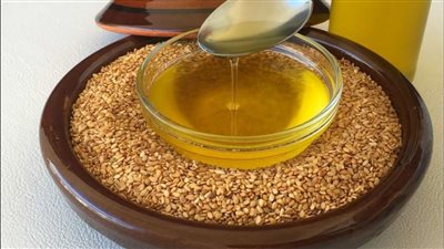 منها خفض الضغط والكوليسترول.. فوائد لاتعرفها عن زيت السمسم