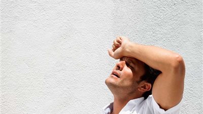 مع ارتفاع درجات الحرارة.. 5 نصائح للحماية من ضربات الشمس