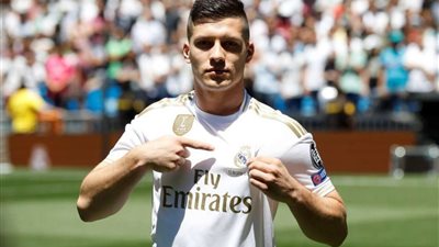 لوكا يوفيتش: أنا أسعد طفل في العالم بعد ارتداء قميص ريال مدريد