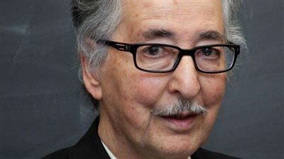 أول رئيس لإيران: 