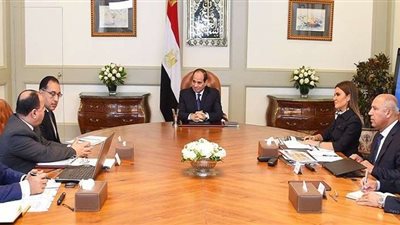 السيسي يستعرض مع الحكومة جهود تطوير شبكة السكك الحديدية