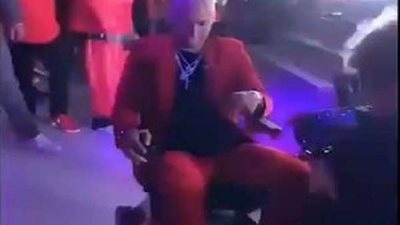 بالفيديو.. نيمار يرقص على كرسي متحرك في عيد ميلاه