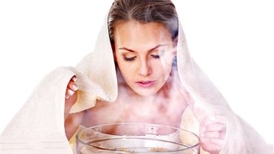 خاص.. خبيرة تجميل توضح فوائد البخار للبشرة والشعر