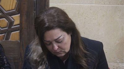 بالصور.. عزاء والد الفنانة نهال عنبر