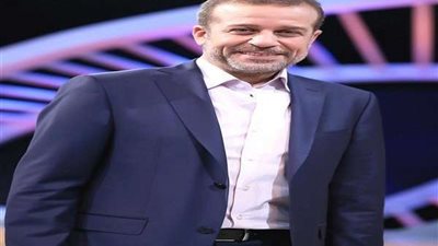 شريف منير يتغزل في زوجته على 