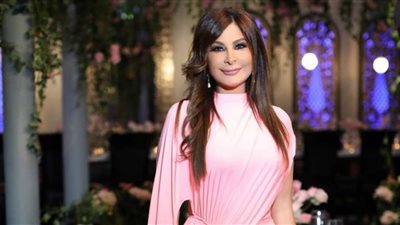 بعد تماثلها للشفاء.. إليسا برفقة أصدقائها على انستجرام