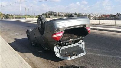 إصابة 4 أشخاص في انقلاب سيارة نصف نقل بالشرقية