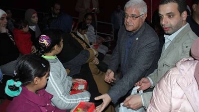 فقرات متنوعة في السيرك أثناء الحفل الخيري الذي يقيمه حي البساتين للأيتام