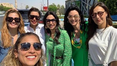 دينا الشربيني وحلا شيحة تدعمان مرضى مستشفى بهية