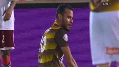 أحمد جمعة يسجل هدفا 