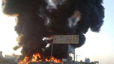 الحماية المدنية تسيطر على حريق هائل بمصنع بلاستيك بالقليوبية