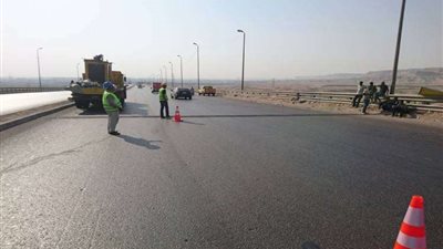 منعًا للزحام.. حواجز حديدية بتقاطع الطريق الدائري مع الأوتوستراد