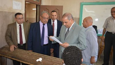رئيس جامعة الأزهر يتفقد لجان الامتحانات بفرع الجامعة  بالدراسة