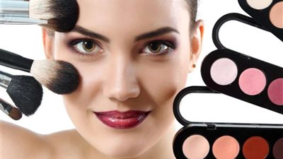 5 خطوات للحفاظ على ثبات المكياج في فصل الصيف