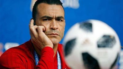 جماهير الزمالك تهتف ضد الحضري: 