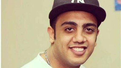 كل شئ بالنسبة لي.. أوس أوس يداعب ابنه