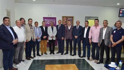 بالصور.. وفد البرلمان يتفقد مطار برج العرب