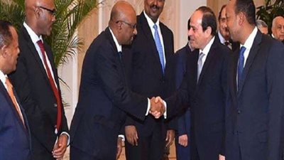 وصول الوفود المشاركة في قمة أديس أبابا برئاسة السيسي