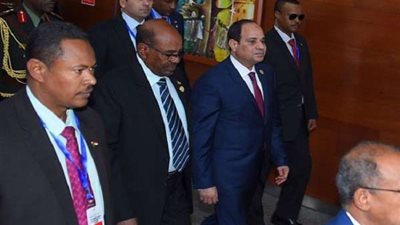 السيسي يصل إلى مقر الاتحاد الإفريقي