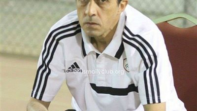 الإسماعيلي يضم 