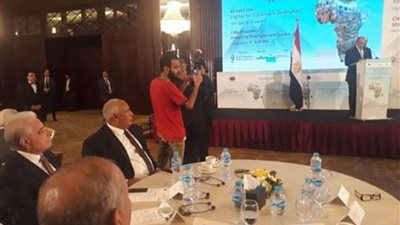 محافظ الوادي الجديد يشارك في مؤتمر