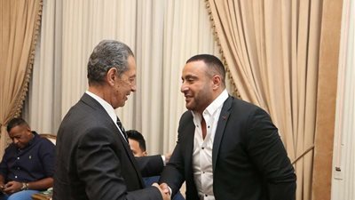 صور.. توافد الفنانين على مقر حزب الوفد بالدقي