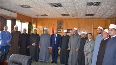 محافظ الإسماعيلية يستقبل قافلة الأزهر الدعوية