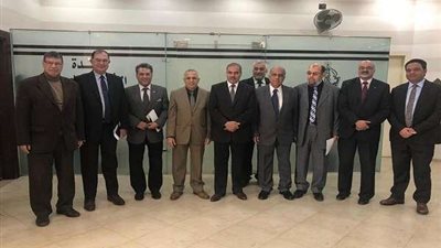 رئيس جامعة الأزهر يبحث تطوير المركز الإسلامىي لأمراض القلب