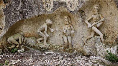 بالأدلة الأمريكية.. الكائنات الفضائية أساس النسل البشري