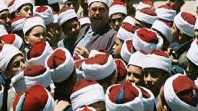 طلاب القسم العلمي بالثانوية الأزهرية يؤدون امتحان مادة النحو