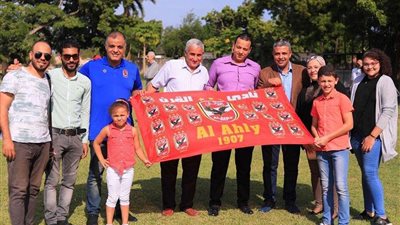 الجالية المصرية في تنزانيا تحضر مران الأهلي بـ