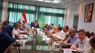 محافظ القليوبية يجتمع مع اللجنة العليا لمكافحة ناقلات الأمراض