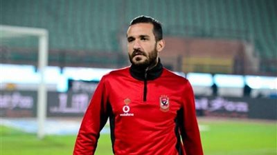 علي معلول نسر شهر يناير في الأهلي