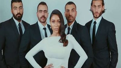 بالفيديو.. زيزي عادل تروج لأغنية 