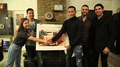 بالصور.. محمد رمضان يستغل 