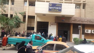 زحام بالإسماعيلية خلال استخراج القيد العائلي في مسابقة المعلمين