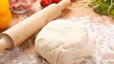 مطبخ بلدنا اليوم.. طريقة عمل عجينة البيتزا في المنزل
