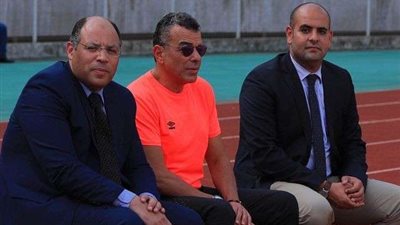 السفير المصري بتنزانيا يحضر مران الأهلي الأخير بدار السلام