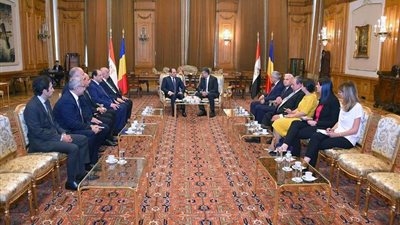 بالصور.. تفاصيل لقاء السيسي برئيس مجلس النواب الروماني